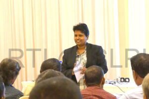 නීති සැසිය මෙහෙයවනු ලැබුවේ නීතීඥ/මාධ්යවේදිනී රදිකා ගුණරත්න විසිනි.